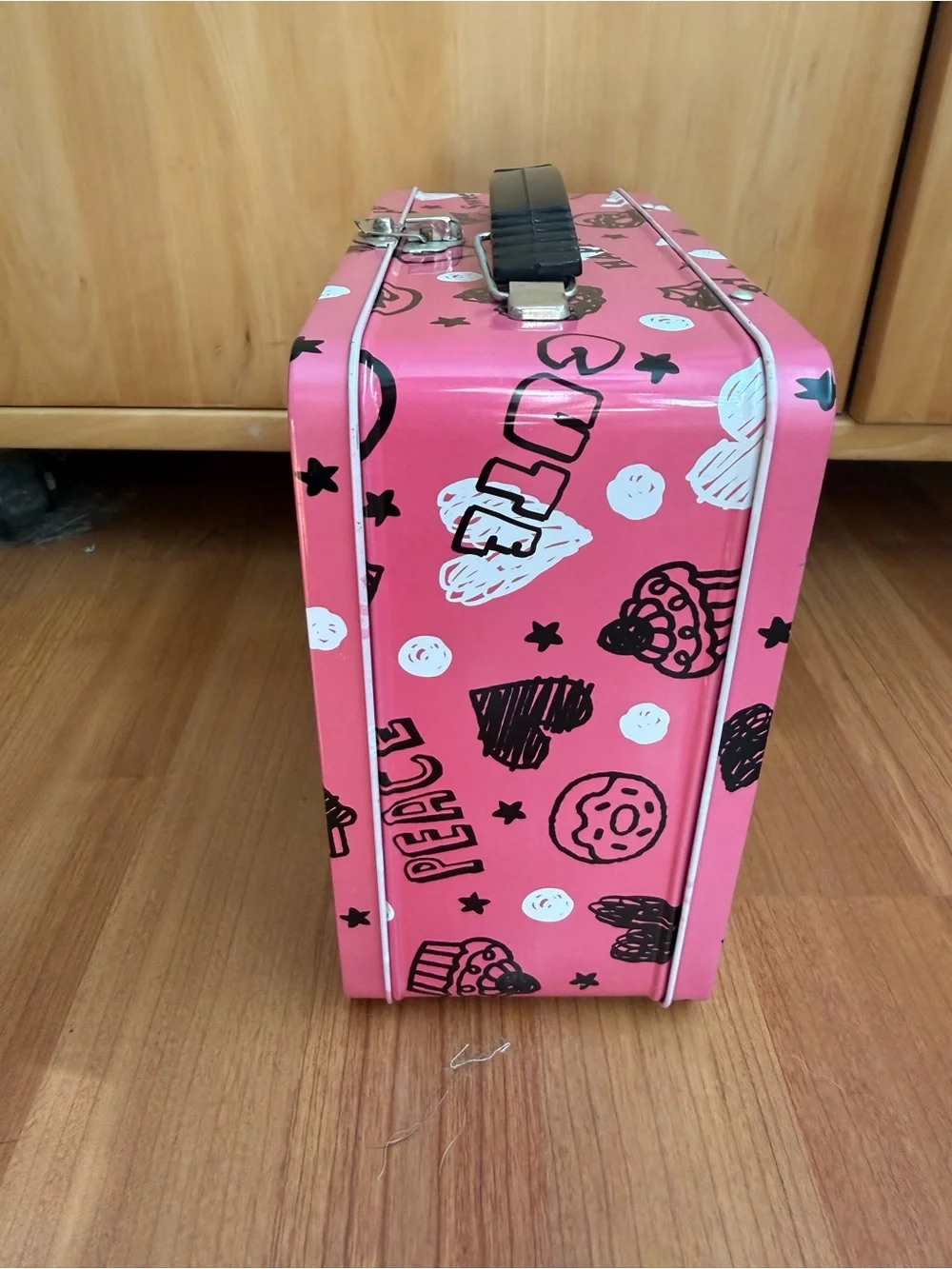 Sanrio Hello Kitty Pink Metal Lunchbox Tote